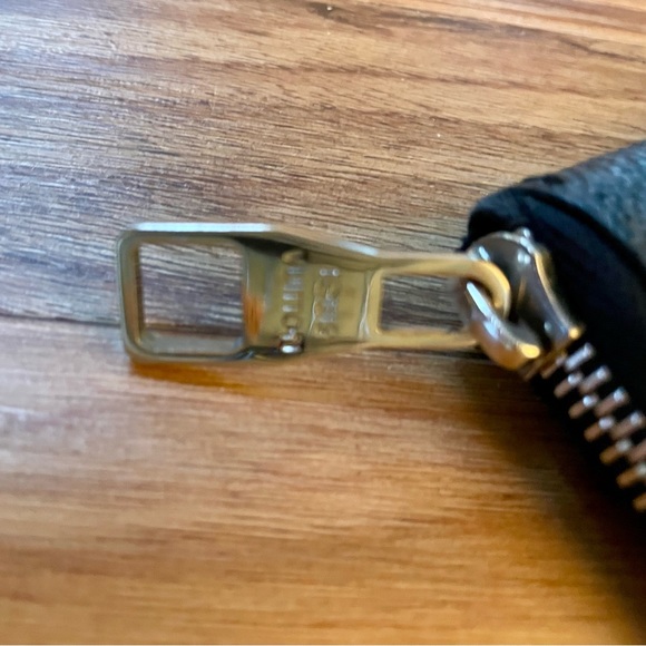 Louis Vuitton Damier Zip-Around Wallet - Picture 3 of 5